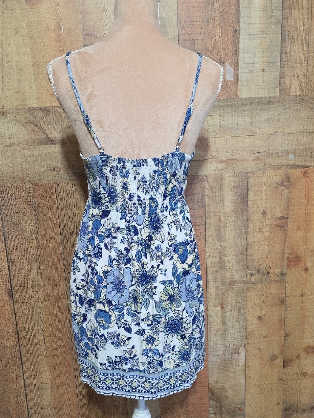 Clearence - Angie Blue and White Floral Spaghetti-Strap Mini Dress - Picture 3 of 8